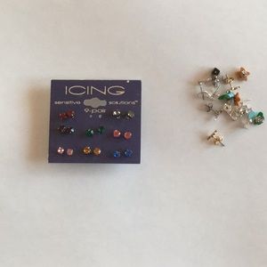 Mixed pair of icing and Claire's earrings